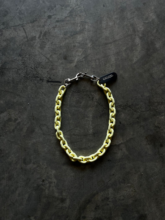 Yellow play-Doh chain V-2